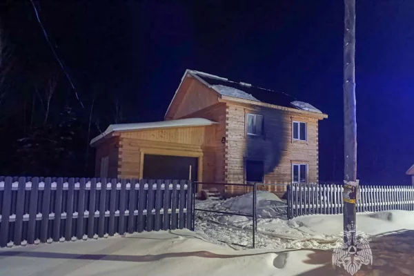 В Якутии трое детей погибли во время пожара в частном доме