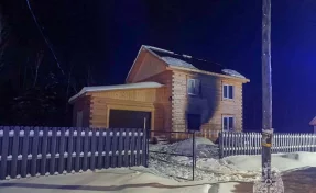 В Якутии трое детей погибли во время пожара в частном доме