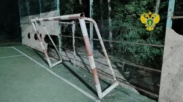 Фото: В Дагестане 6-летний мальчик погиб после падения на него футбольных ворот на стадионе 1
