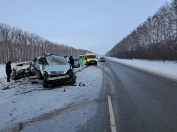 Фото: Три человека погибли на трассе Барнаул — Новосибирск в лобовом ДТП 1