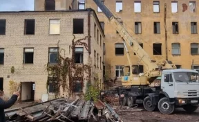 В Санкт-Петербурге два человека пострадали при обрушении перекрытия 