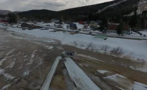 В Кузбассе с помощью аэробота ликвидировали ледовый затор на реке