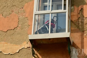 Фото: В Новокузнецке «треснул» жилой дом: власти прокомментировали ситуацию 1