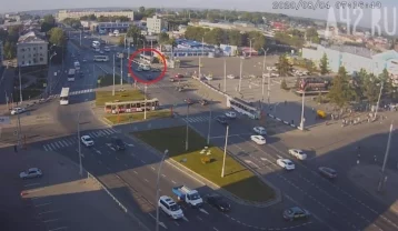 Фото: В Кемерове столкновение такси и маршрутки попало на видео 1