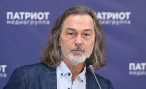 «Идут крушить, ломать»: Сафронов обвинил Проклову в разрушении памятников Табакову