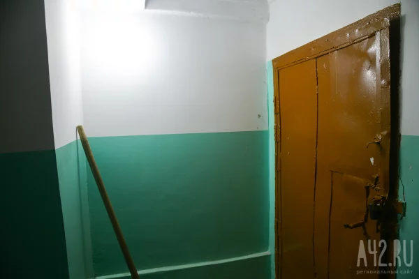 Кемеровчанка ложно обвинила полицейских и медиков во взломе двери в квартиру 