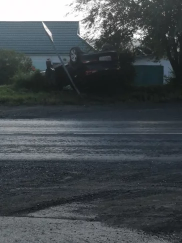 Фото: В Кузбассе автомобиль сбил 55-летнюю женщину и перевернулся 2