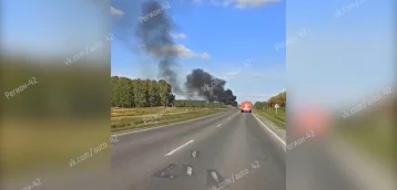 Фото: На кузбасской трассе загорелся автомобиль 3