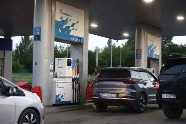 Илья Середюк: в Кузбассе на двух сетях АЗС начали наливать бензин в канистры