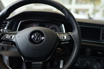 Фото: Новая Jetta появилась в кемеровском салоне Volkswagen 5