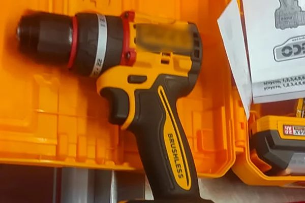 Нетрезвая жительница Кузбасса попыталась похитить из магазина шуруповёрт