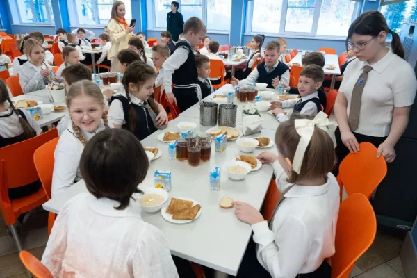 В школьных столовых Кемерова проходит фестиваль русской кухни