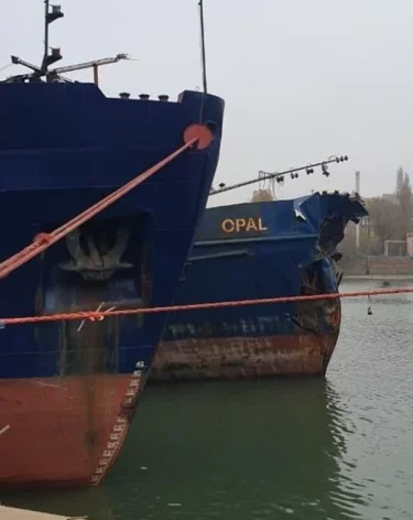 Сухогруз и танкер с подсолнечным маслом столкнулись на реке в Ростове-на-Дону