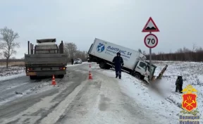 В Кузбассе двое водителей погибли в жёстком ДТП с «КАМАЗом» 