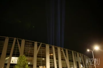 Фото: Кемерово ночью озарили 12 «лучей Победы» 2