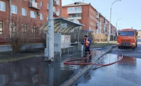 В Кемерове более 210 рабочих и 80 единиц техники вышли на уборку города