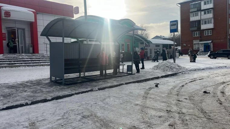 Фото: В Кемерове на трёх улицах установили новые остановочные павильоны 3