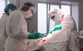 В Кемерове врачи спасли пациентку, у которой образовалась большая опухоль