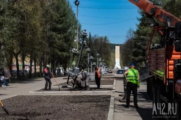 Фото: В Кемерове начали демонтировать старые фонари на Весенней улице 1