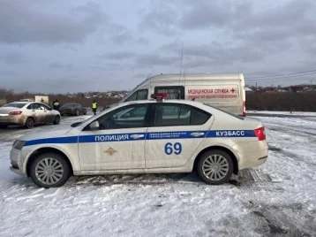 Фото: В Кузбассе сотрудники ГИБДД обнаружили у автомобилиста поддельное водительское удостоверение, которое он купил ещё несколько лет назад 1