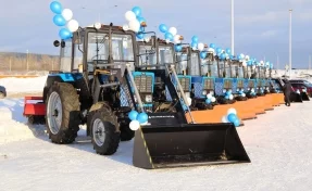 10 муниципалитетов Кузбасса получили из Беларуси тракторы для уборки улиц