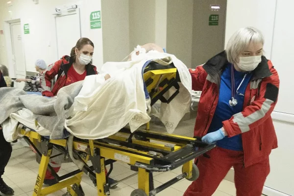 В Междуреченске врачи спасли мужчину, потерявшего 3,5 литра крови