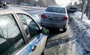 В Кузбассе подросток без прав возил мать по городу на автомобиле