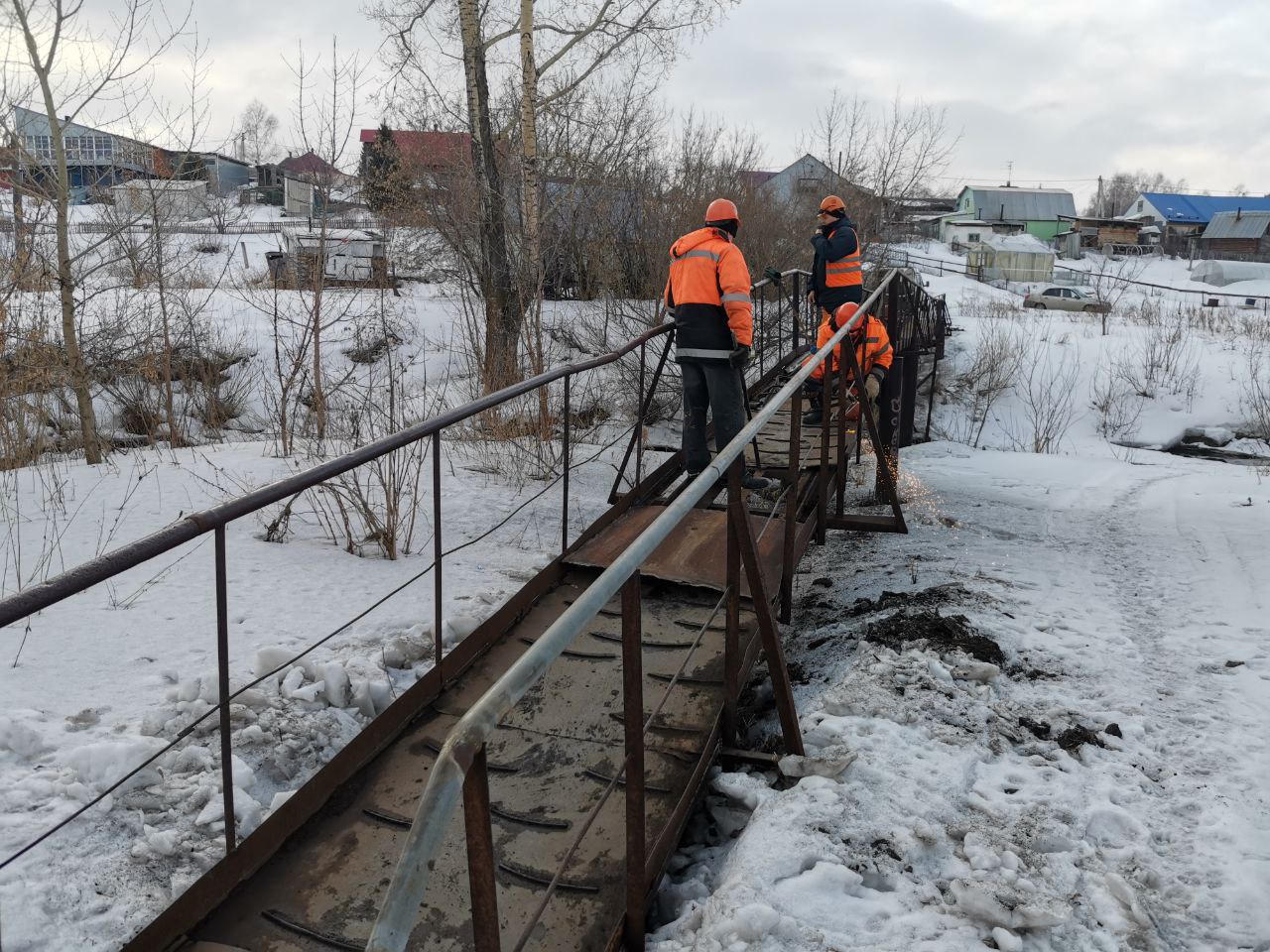 В Кемерове начали ремонт моста через реку Куро-Искитим