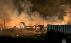 МЧС: пожар на 10 тысячах квадратных метров уничтожил 17 домов близ Улан-Удэ