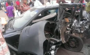 В Нигерии полицейский въехал на автомобиле в детский хор, есть жертвы