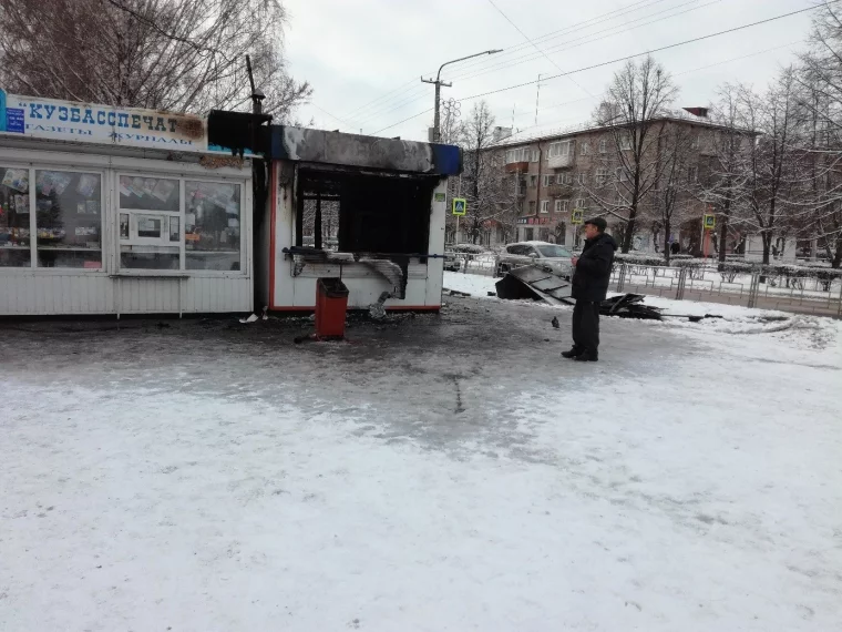 Фото: В Кузбассе утром загорелась беляшная 2