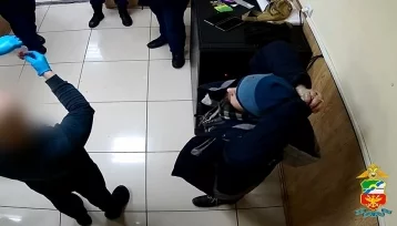 Фото: В Кемерове 25-летний мужчина попался с 23 свёртками гашиша: дело ушло в суд 1