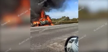 Фото: На кузбасской трассе загорелся автомобиль 4