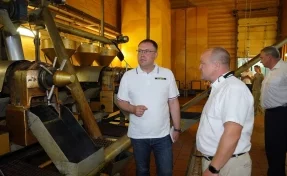 Илья Середюк проверил работу возрождённого завода по производству рапсового масла в Осинниках
