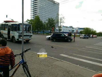 Фото: Из-за ДТП с участием маршрутки в Кемерове собралась большая пробка 1