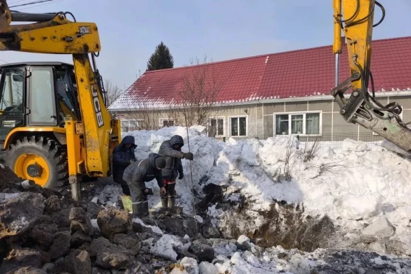 В Прокопьевске из-за аварии отключили холодную воду в десятках домов и детском саду