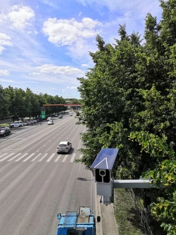 Фото: В Кемерове и Новокузнецке на дорогах появились новые умные камеры. Они будут «ловить» непристёгнутых водителей 1