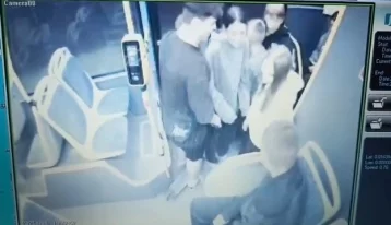 Фото: В Новокузнецке дети распылили огнетушитель в автобусе и сорвали рейс 1