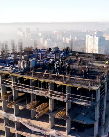 Мэр Кемерова провёл совещание на крыше строящегося многоэтажного дома