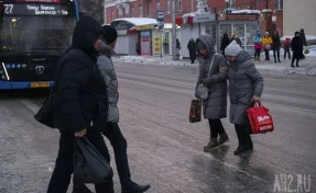 Кемеровчан возмутили скользкие дороги: власти города рассказали, что делать