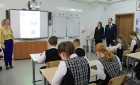 Дмитрий Анисимов и Илья Середюк провели «космический урок» в школе Кемерова