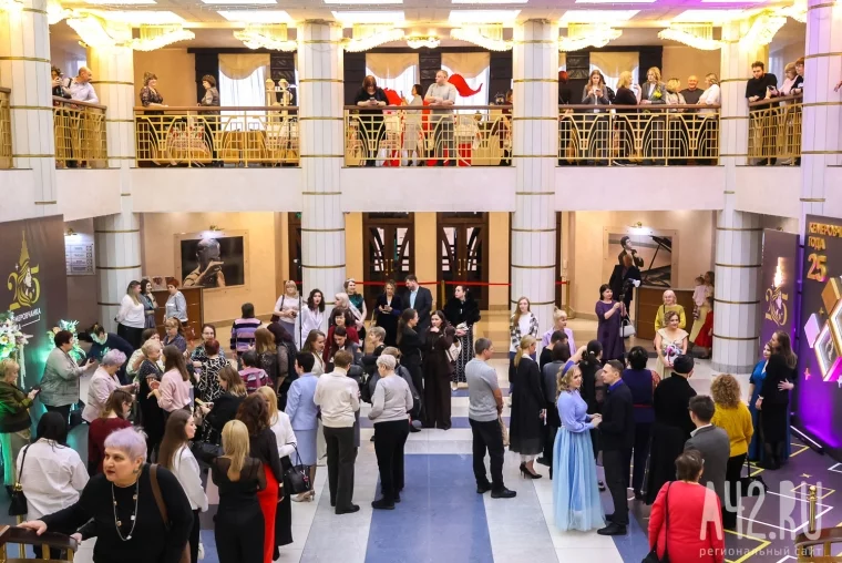 Фото: Красота, талант и характер: в Кемерове наградили победительниц конкурса «Кемеровчанка года» 45