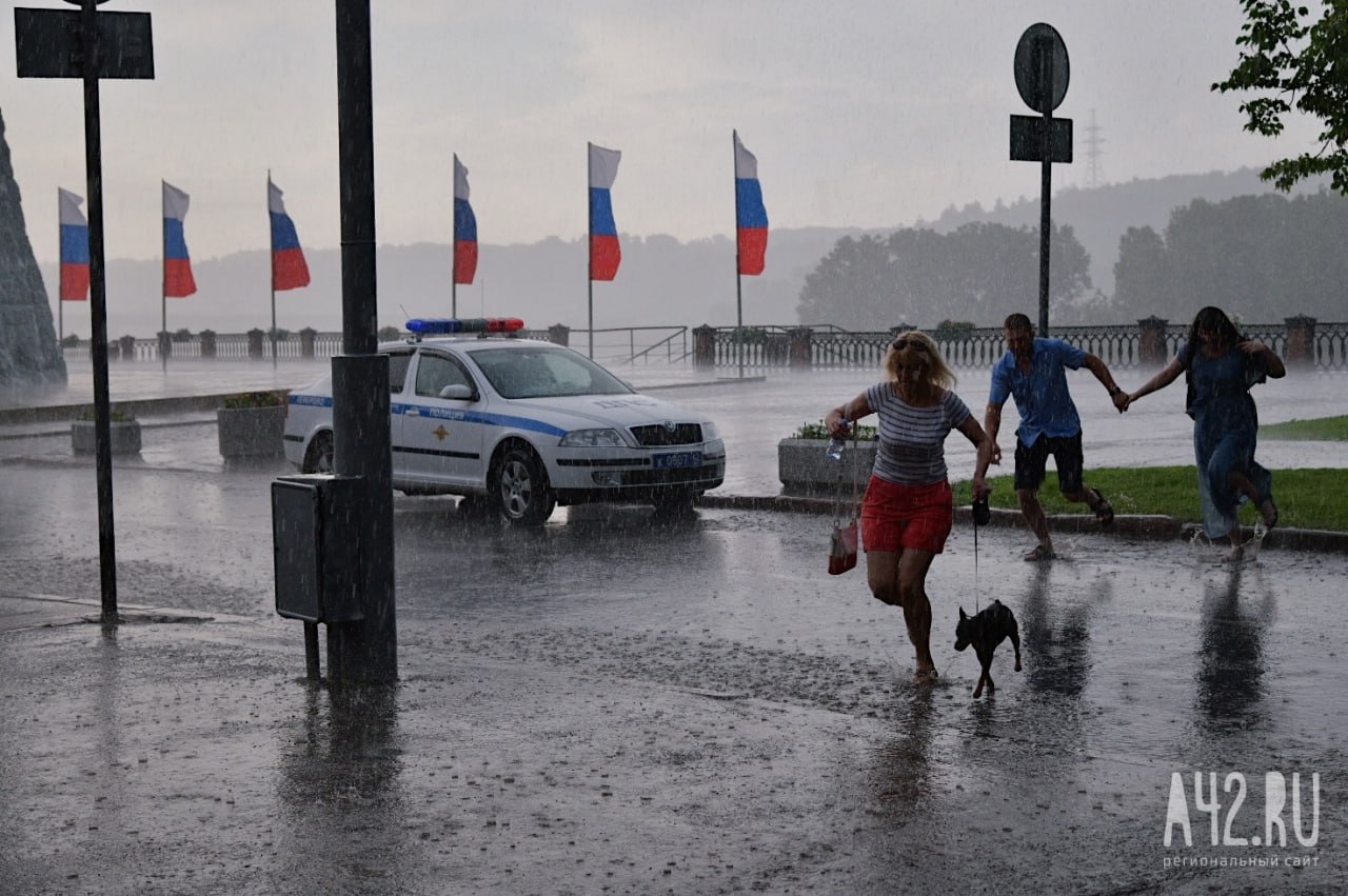 Кемеровский гидрометцентр:  дожди и грозы сохранятся в начале недели в Кузбассе