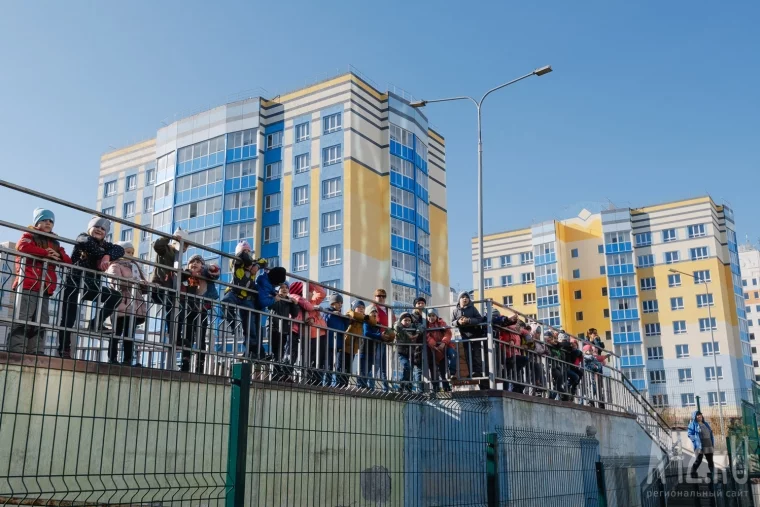 Фото: Вертикальный вызов: необычные соревнования пожарных в Кемерове 30