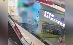 В Москве 6-летний ребёнок упал со второго этажа ТЦ