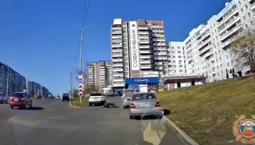 Фото: В Иркутской области велосипедист упал на проезжей части под колёса автомобиля и погиб 1