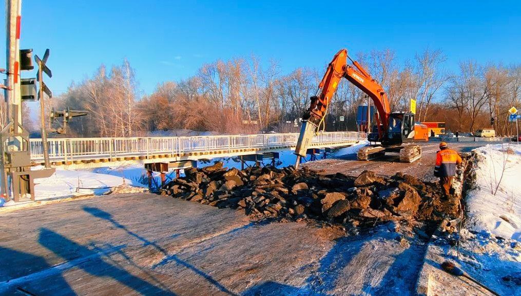 Власти Кемерова показали, как начался ремонт на въезде в район Пионер