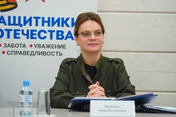 Фото: Анна Цивилёва и Илья Середюк встретились с социальными координаторами бойцов СВО в Кузбассе 2