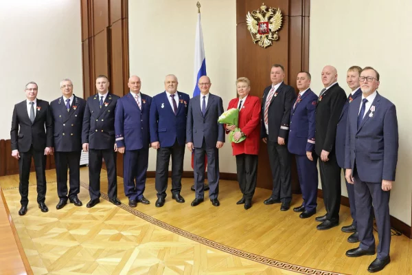 В День наставника работникам «СУЭК-Кузбасс» вручили государственные награды