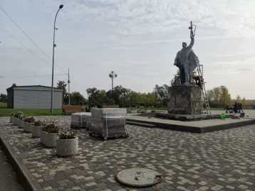 Фото: В Кемерове приступили к реставрации монумента Воину-освободителю в Кировском районе 2